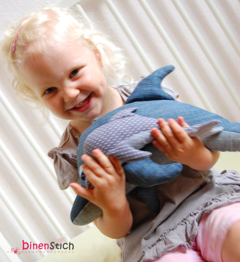 Tauche ein in die Welt der Delfine: Dein Delfinkostüm selber machen!