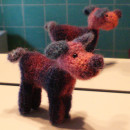 Heikes Häkelhund aus selbstgesponnener Wolle nach meinem E-Book "Häkelhund Paul" | binenstich.de