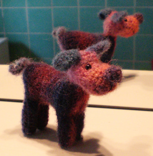 Heikes Häkelhund aus selbstgesponnener Wolle nach meinem E-Book "Häkelhund Paul" | binenstich.de