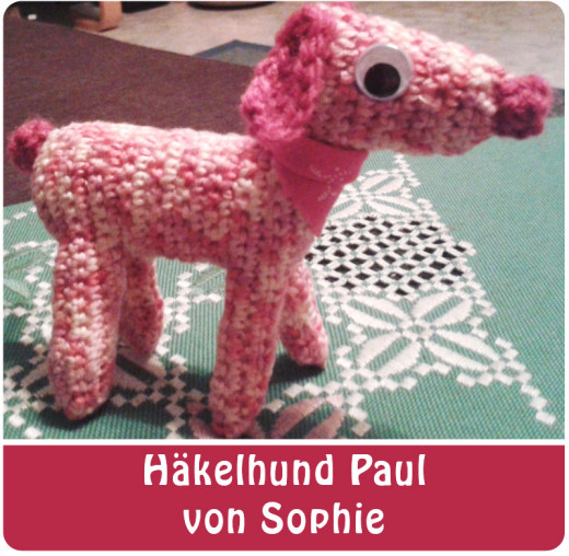 Sophie hat einen Hund für ihre Freundin und ihre Mama gehäkelt, nach meinem E-Book "Häkelhund Paul" | binenstich.de
