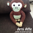 Affe mit Klettpunkten an den Händen von Sarina, genäht nach meiner Anleitung "Arni Affe" | binenstich.de