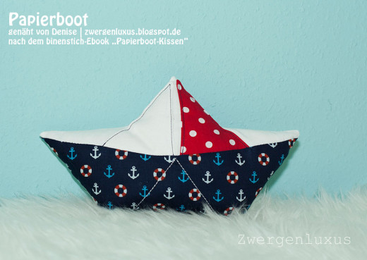 Papierboot-Kissen, genäht von Denise | zwergenluxus.blogspot.de, nach dem binenstich-Ebook "Papierbootkissen"