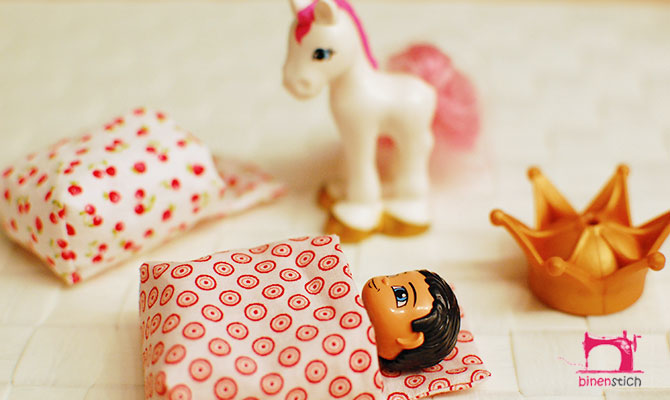 Bettdecke und Bettzeug nähen für Mini-Puppen wie Lego Duplo