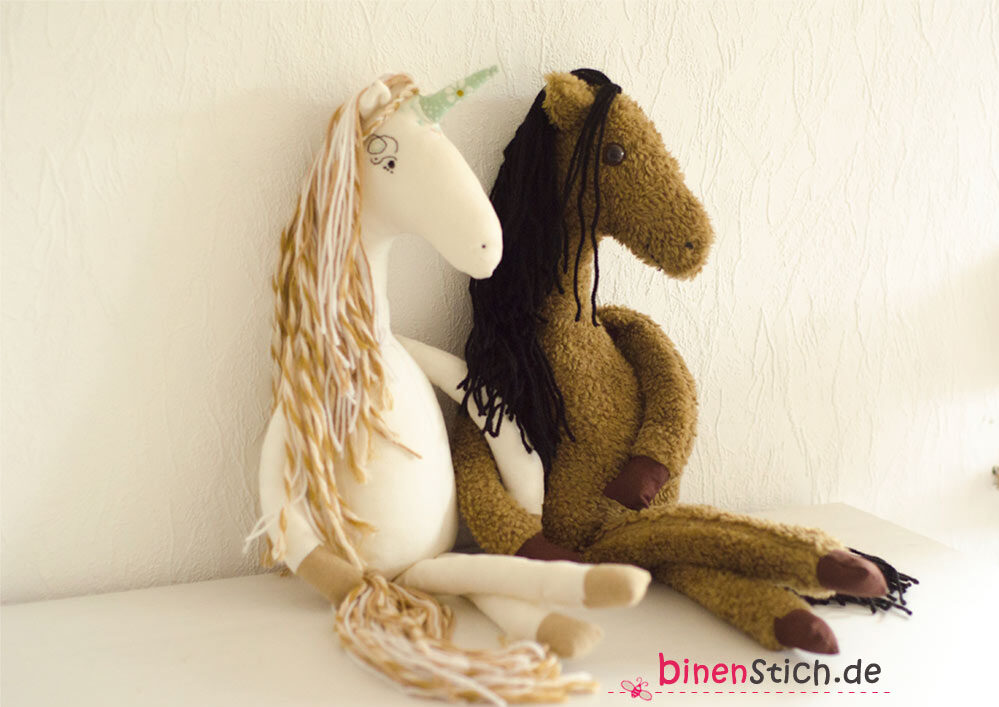 Stofftier Pferd nähen Einhorn Kuscheltier Anleitung